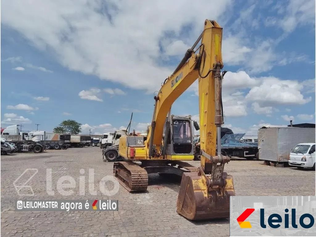 ESCAVADEIRA - XCMG XE210 ANO 2013